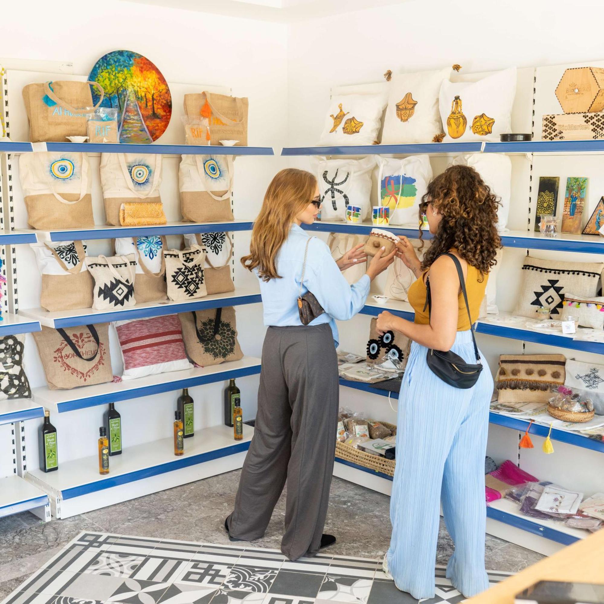 Radisson Blu Resort Al Hoceïma Екстериор снимка Souvenir shop in Santorini, Greece
