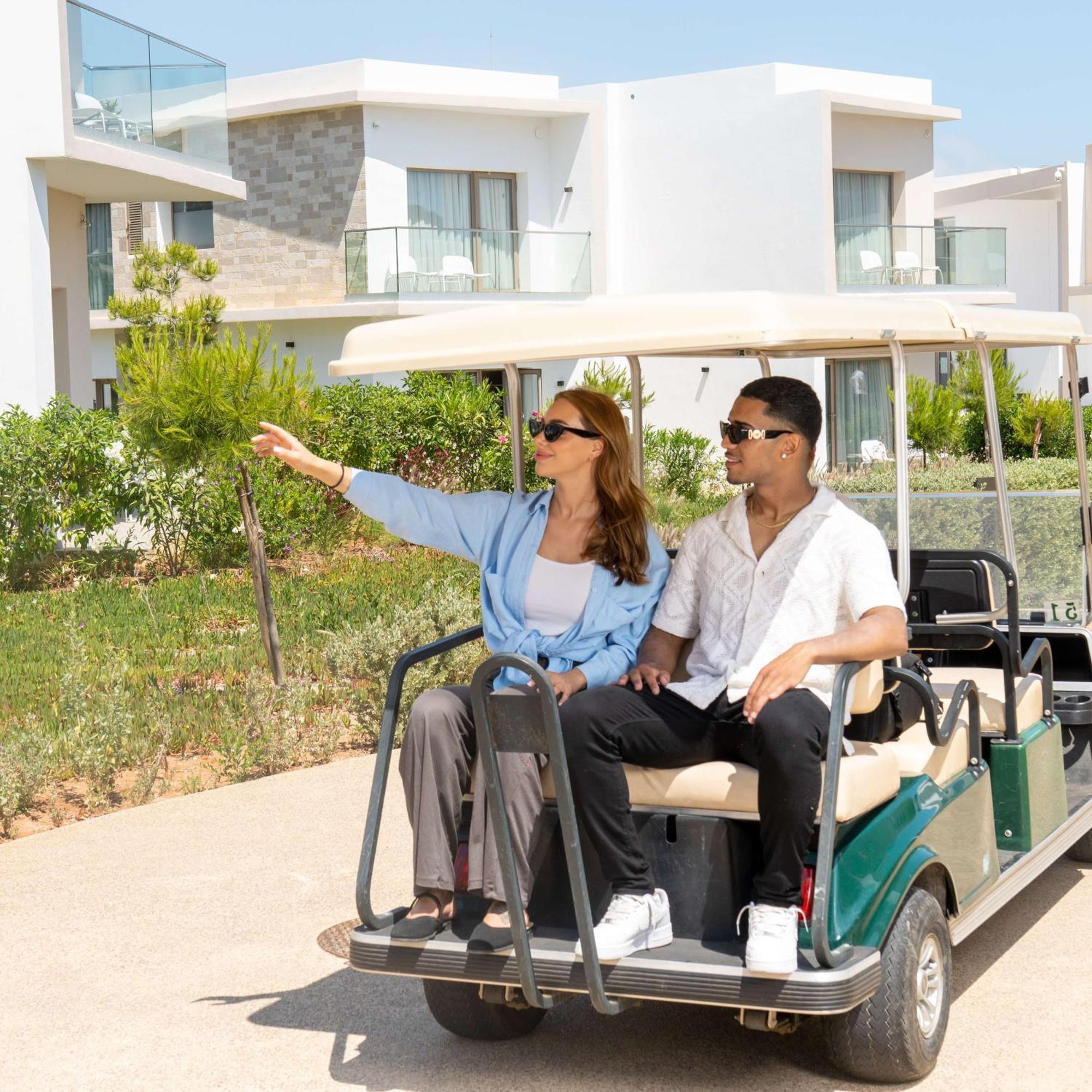 Radisson Blu Resort Al Hoceïma Екстериор снимка Golf cart