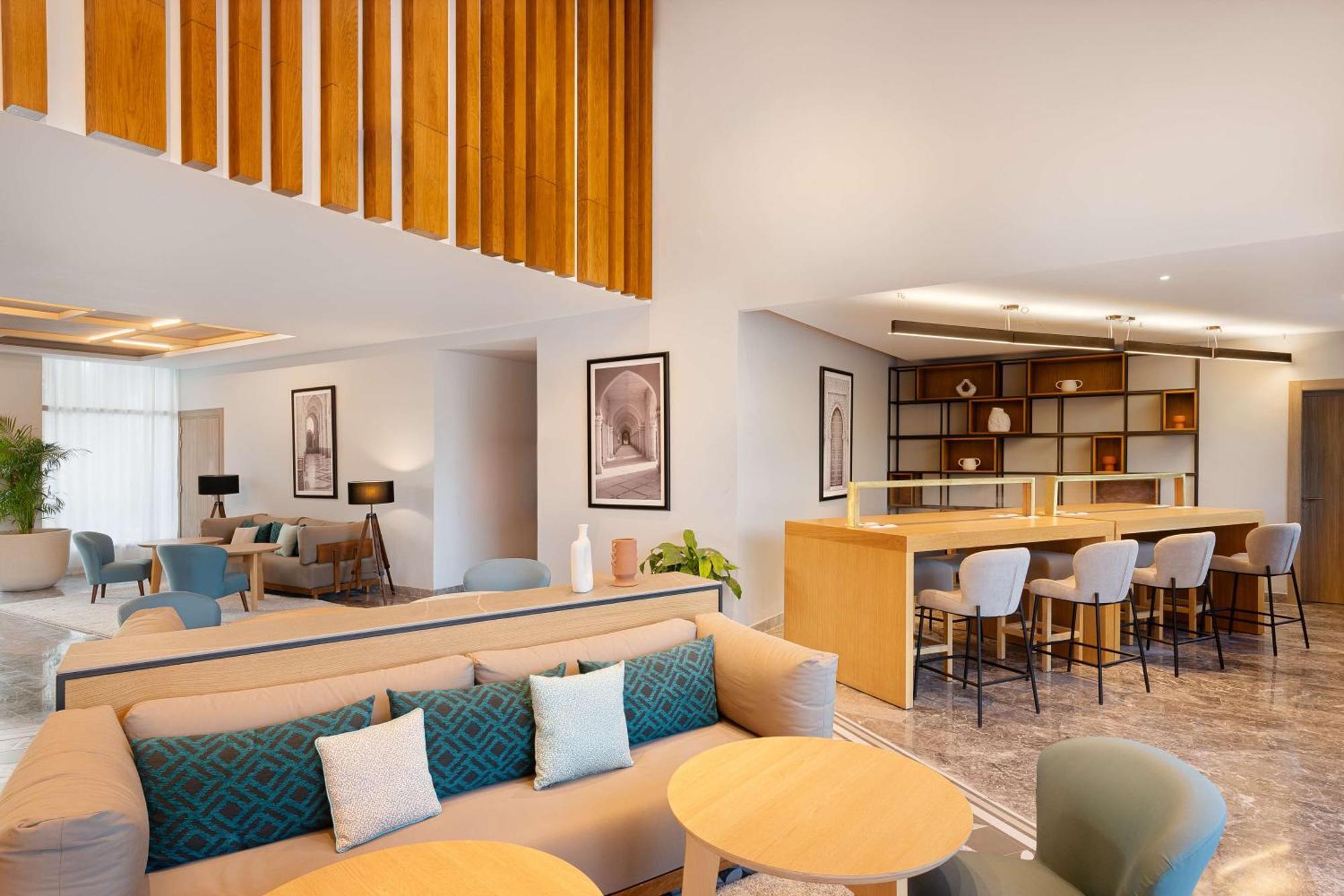 Radisson Blu Resort Al Hoceïma Екстериор снимка The lounge at the airport